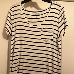 Hollister women’s size medium short sleeve blouse